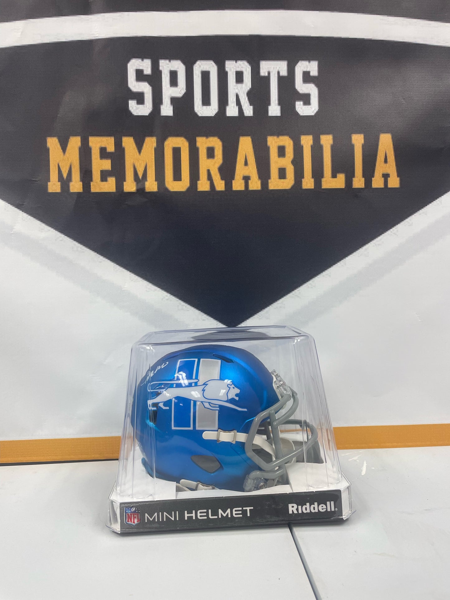 JAMESON WILLIAMS MINI HELMET